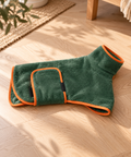 Peignoir séchant pour chien en microfibre verte avec liseré orange